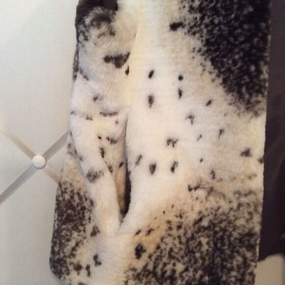 Super Cute Faux Fur and Nylon Reversible Vest! - Picture 7 of 7